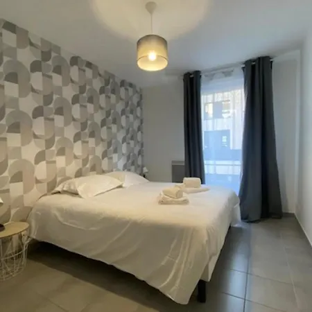 Cosy With Balcony In The Heart Of *